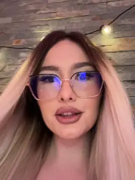 mollyxxx online show from February 21, 2026, 8:10 pm