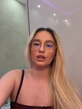 Snapshot of mollyxxx chatting on April 26, 2026, 1:25 am mollyxxx online show from April 26, 2026, 1:25 am