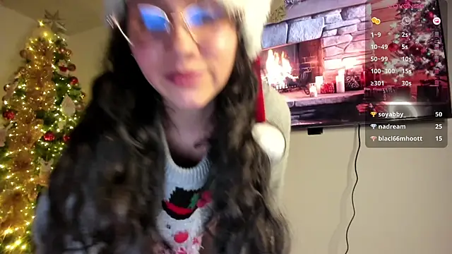 Snapshot of Anyi_1 chatting on December 8, 2024, 4:35 am Anyi 1 online show from December 8, 2024, 4:35 am