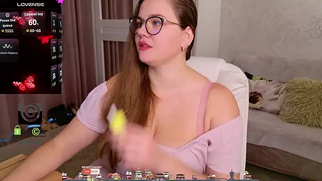 KellyKleine online show from November 11, 2025, 6:24 am