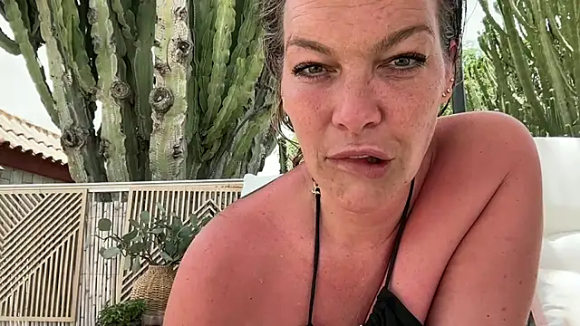 cyberchickie maria online show from June 28, 2026, 12:00 pm