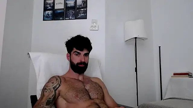 Snapshot of Verycutex chatting on July 16, 2026, 5:24 am Verycutex online show from July 16, 2026, 5:24 am