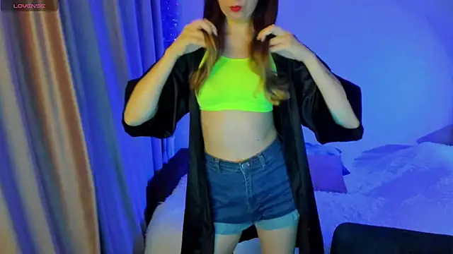 CurlySteph online show from October 6, 2025, 6:27 pm