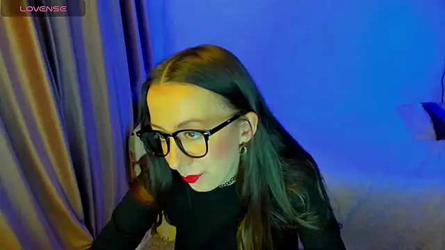 CurlySteph online show from March 5, 2026, 8:38 pm