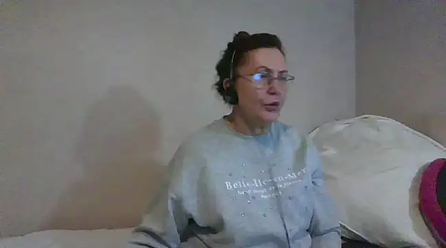 Hottie-Mom online show from January 4, 2025, 12:27 pm