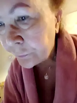 Hottie-Mom online show from December 2, 2025, 7:14 am