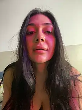 LaanaCooper online show from February 5, 2025, 12:17 pm