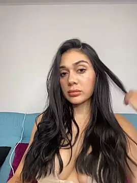 LaanaCooper online show from February 28, 2025, 6:52 pm