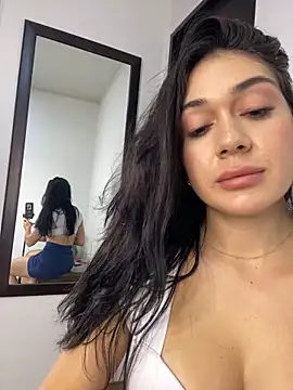 LaanaCooper online show from March 4, 2025, 4:41 pm
