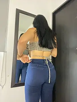 LaanaCooper online show from March 18, 2025, 1:31 pm