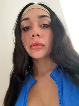 LaanaCooper online show from September 9, 2025, 6:18 pm