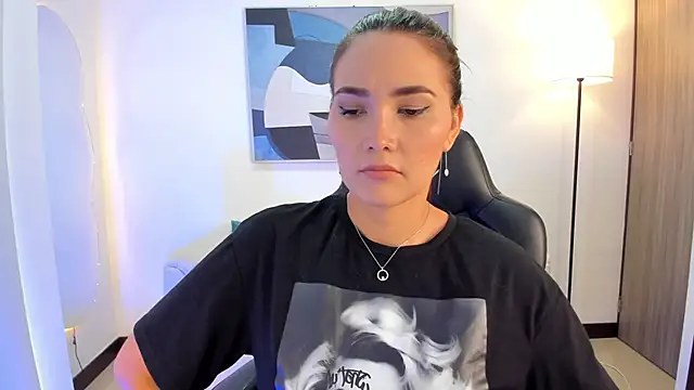 SaraParker  online show from October 31, 2025, 4:08 pm