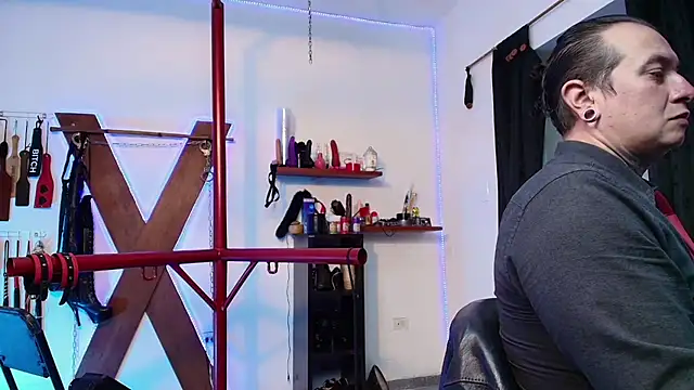 boy n girl online show from February 20, 2025, 8:39 am