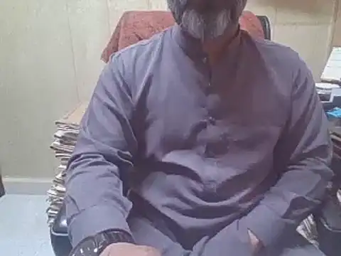 hairymaster95 online show from October 5, 2025, 5:39 am