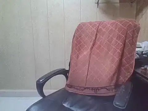 Snapshot of hairymaster95 chatting on June 18, 2026, 4:13 am hairymaster95 online show from June 18, 2026, 4:13 am