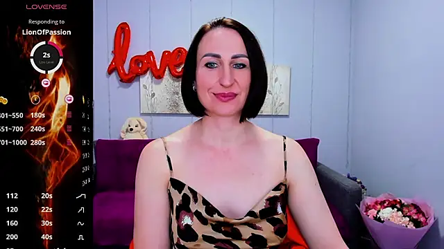 Nia Smithh online show from February 14, 2025, 1:51 pm