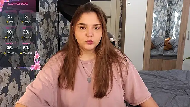  momiji  online show from February 4, 2026, 11:38 am