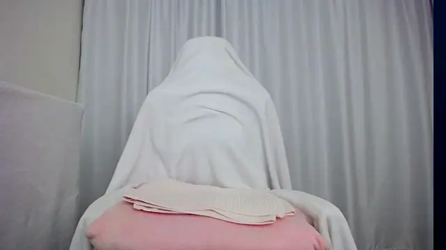 faceless  online show from September 24, 2025, 8:06 am