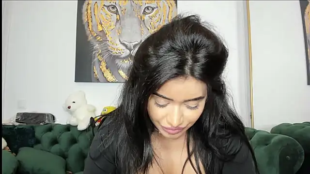 AnnaKarin online show from February 25, 2025, 11:00 pm