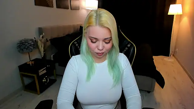 EnergyBunny 1 online show from November 28, 2025, 7:38 pm