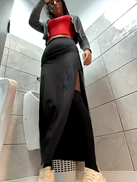  MiaQueen  online show from October 12, 2025, 4:06 pm