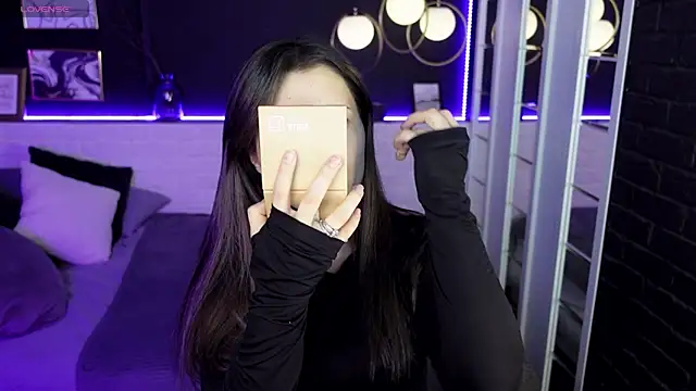 KylieMellow online show from January 29, 2025, 1:38 pm