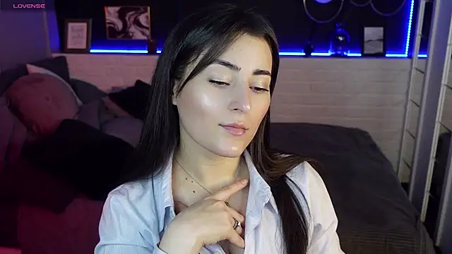 KylieMellow online show from February 28, 2025, 8:53 am