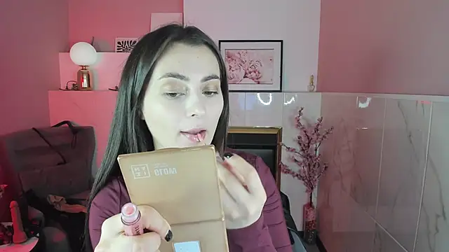 KylieMellow online show from September 25, 2025, 2:10 pm