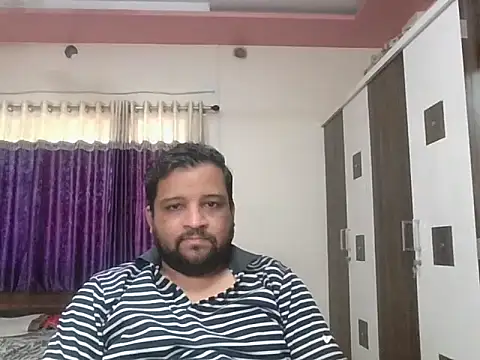 Snapshot of dhruv_love chatting on May 30, 2026, 8:11 am dhruv love online show from May 30, 2026, 8:11 am
