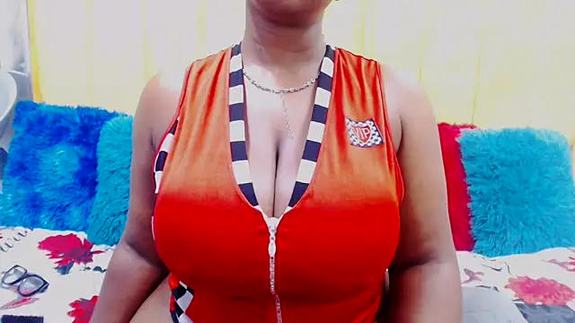 Bustydiva88 online show from December 15, 2024, 5:31 pm