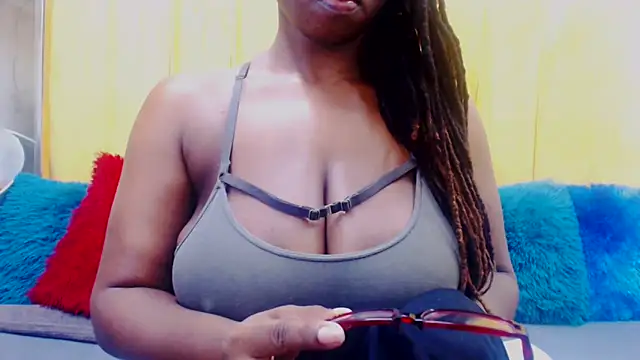 Bustydiva88 online show from December 19, 2025, 8:27 pm