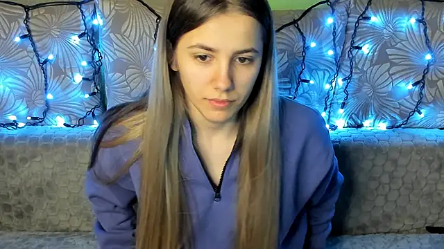 MaggieCake online show from December 13, 2024, 1:37 am