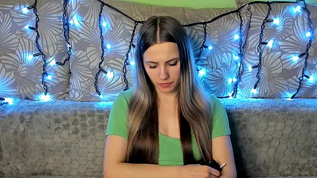 MaggieCake online show from December 23, 2024, 1:40 am