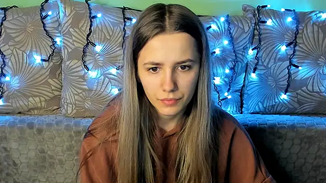 MaggieCake online show from December 30, 2024, 1:58 am