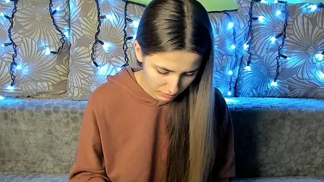 MaggieCake online show from December 31, 2024, 1:36 am