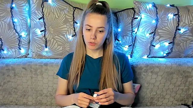 MaggieCake online show from January 27, 2025, 2:10 am