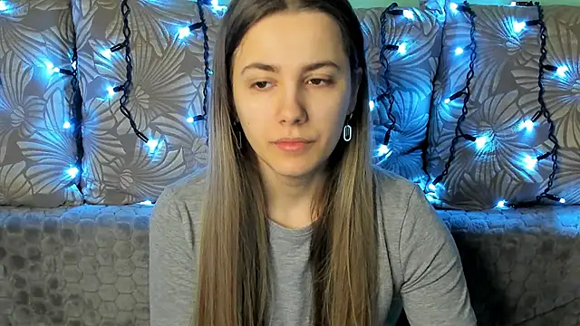 MaggieCake online show from February 28, 2025, 6:10 am