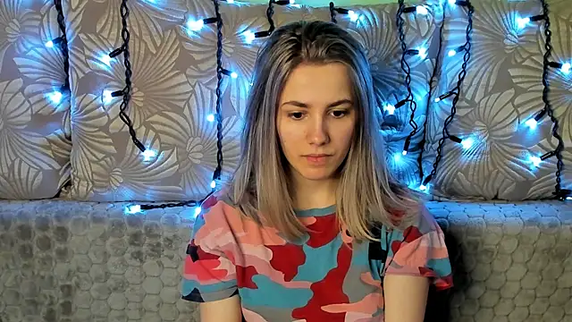 MaggieCake online show from March 7, 2025, 7:41 am