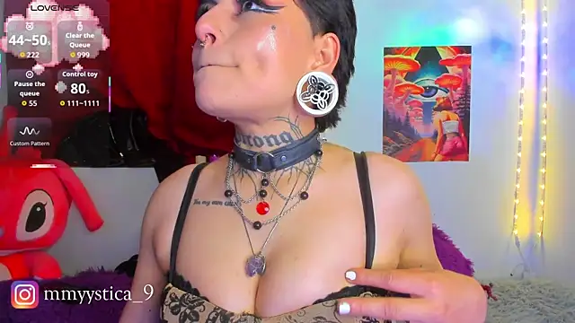 Snapshot of Rainnbow_ chatting on October 1, 2025, 8:09 am Rainnbow online show from October 1, 2025, 8:09 am