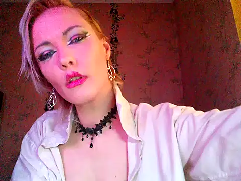 WildMissNiks online show from November 26, 2025, 9:21 am