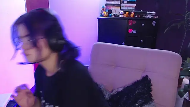 Snapshot of Raventh_ chatting on September 10, 2025, 2:50 pm Raventh online show from September 10, 2025, 2:50 pm