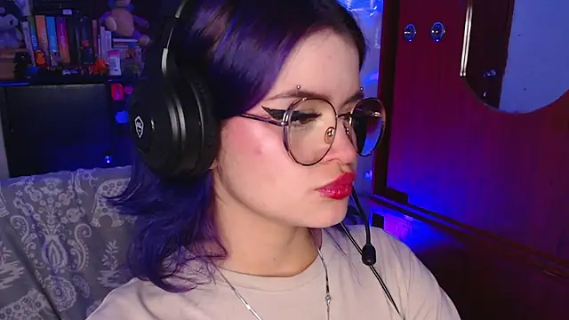 Snapshot of Raventh_ chatting on October 11, 2025, 1:09 pm Raventh online show from October 11, 2025, 1:09 pm