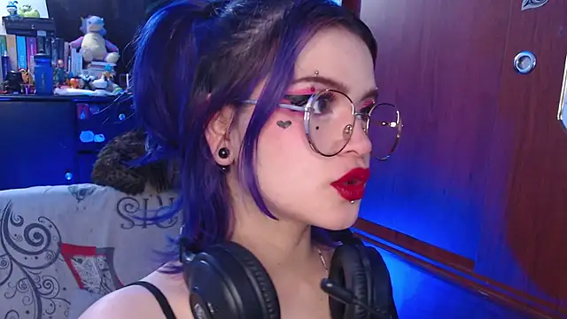 Snapshot of Raventh_ chatting on October 29, 2025, 11:56 am Raventh online show from October 29, 2025, 11:56 am