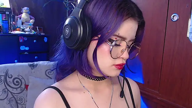 Snapshot of Raventh_ chatting on October 30, 2025, 11:44 am Raventh online show from October 30, 2025, 11:44 am