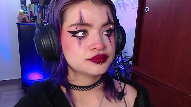 Snapshot of Raventh_ chatting on October 31, 2025, 11:55 am Raventh online show from October 31, 2025, 11:55 am