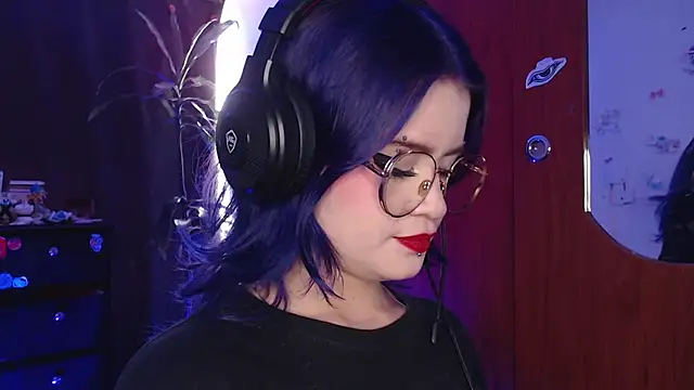 Snapshot of Raventh_ chatting on November 8, 2025, 12:05 pm Raventh online show from November 8, 2025, 12:05 pm