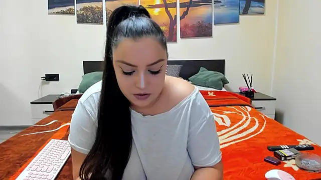 adelline online show from December 13, 2024, 10:13 pm