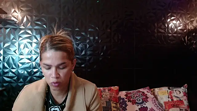 PINK  LOLA1 online show from June 11, 2026, 12:32 am