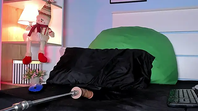 Snapshot of alicialittle chatting on December 22, 2024, 11:09 pm alicialittle online show from December 22, 2024, 11:09 pm