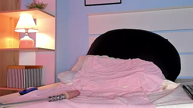 Snapshot of alicialittle chatting on March 4, 2025, 11:32 pm alicialittle online show from March 4, 2025, 11:32 pm